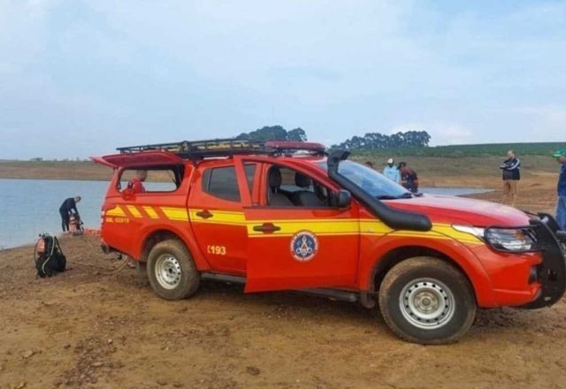 Imagem da noticia Homem morre após salvar filho e sobrinho de afogamento em MG