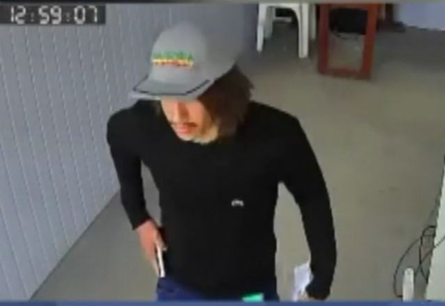 Imagem da noticia Ladrão de peruca invade loja e rouba R$ 11 mil em aparelhos