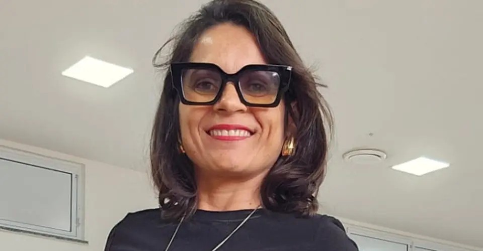 Imagem da noticia Professora baiana é aplaudida por alunos após acertar tema da redação do Enem