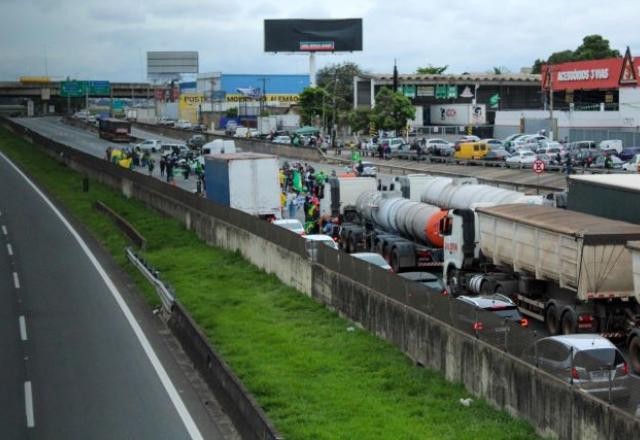 STF bloqueou 168 perfis de redes de "cabeças" de protestos