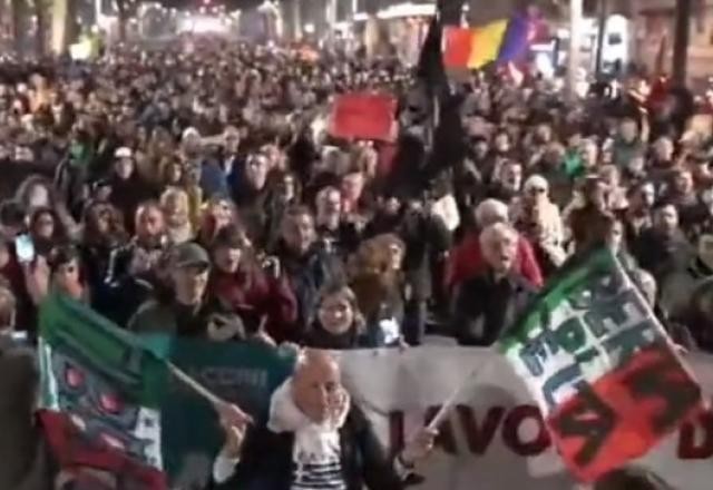 Imagem da noticia Igreja na Itália diz que protestos anti-vacina vão contra Evangelho