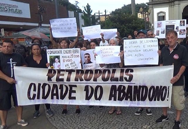 Imagem da noticia Tragédia em Petrópolis: moradores protestam por moradias e indenizações