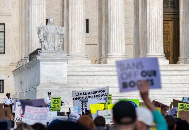 Imagem da noticia EUA: Suprema Corte investiga vazamento de parecer sobre proibição do aborto