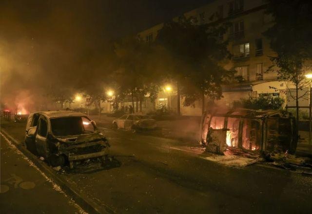 Imagem da noticia Paris teve mais uma noite de protestos após a morte abordagem policial