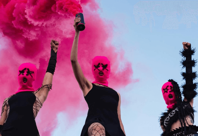 Imagem da noticia Pussy Riot: banda de punk rock é declarada 'grupo extremista' pelo governo russo