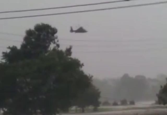 Imagem da noticia Vídeo: Helicóptero do Exército cai próximo a rio no interior do Amazonas