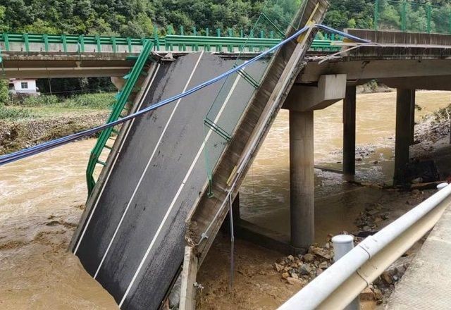 Desabamento de ponte na China deixa 11 mortos e mais de 30 desaparecidos