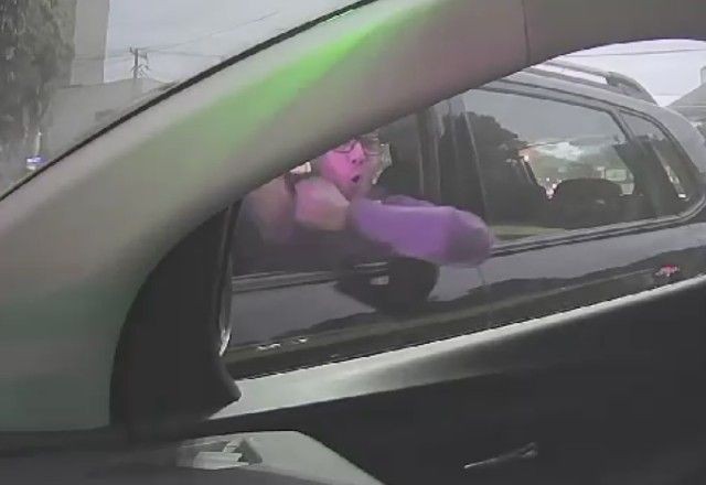 Imagem da noticia Flagrante: estrangeiro "imita macaco" para taxista brasileiro no Rio de Janeiro