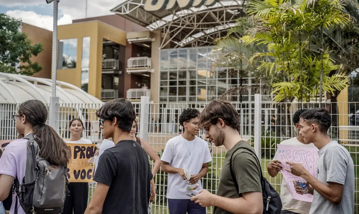Imagem da noticia Enem 2024 será realizado em mais de 1.700 cidades brasileiras 