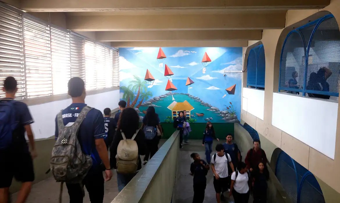 Imagem da noticia Uma em cada 4 estudantes brasileiras diz ter sofrido violência sexual, aponta pesquisa do IBGE