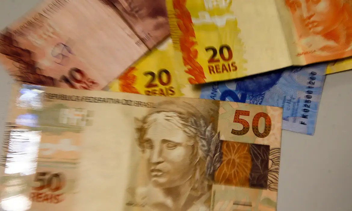 Imagem da noticia Poder Expresso: Ano novo, valor novo; salário mínimo será de R$ 1.412 a partir de 1º de janeiro