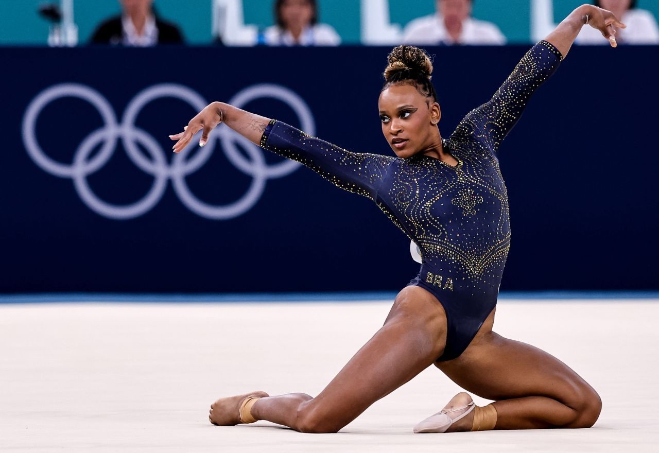 Imagem da noticia Rebeca Andrade denuncia golpe no Whatsapp após conquista de medalha inédita na Olimpíada