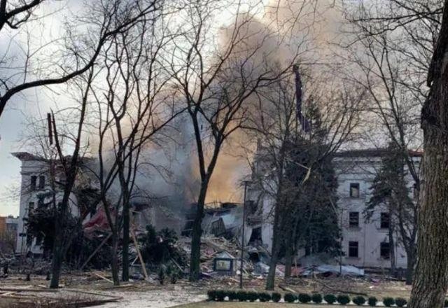 Imagem da noticia Anistia acusa Rússia de crime de guerra após ataque em teatro ucraniano