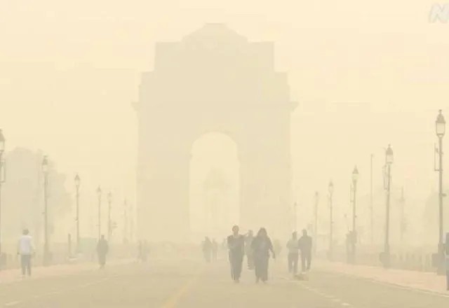 Imagem da noticia Nova Delhi volta a fechar escolas devido ao alto nível de poluição do ar