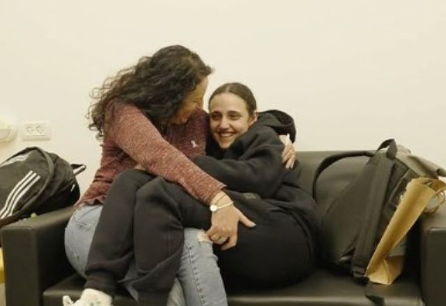 Imagem da noticia Exército de Israel divulga foto e vídeo das reféns israelenses libertadas pelo Hamas