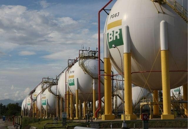 Imagem da noticia Preço do diesel vai cair 9,89% nas distribuidoras a partir de amanhã