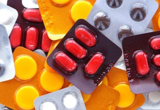 Imagem da noticia Conselho Federal de Medicina vota a favor do "kit covid" na Conitec