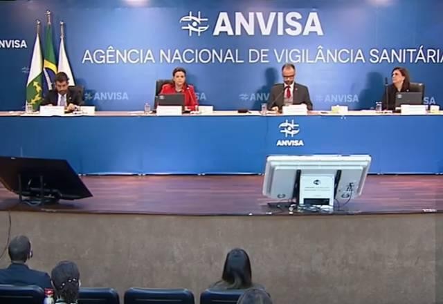 Imagem da noticia "Queremos que as vacinas sejam seguras e eficazes", diz gerente da Anvisa