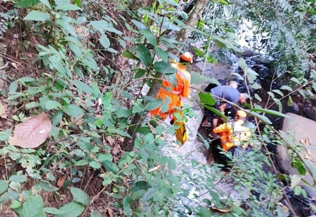 Imagem da noticia Homem é resgatado após queda de oito metros em trilha de Minas Gerais