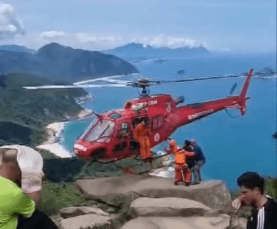 Imagem da noticia Helicóptero faz resgate cinematográfico no Rio; veja