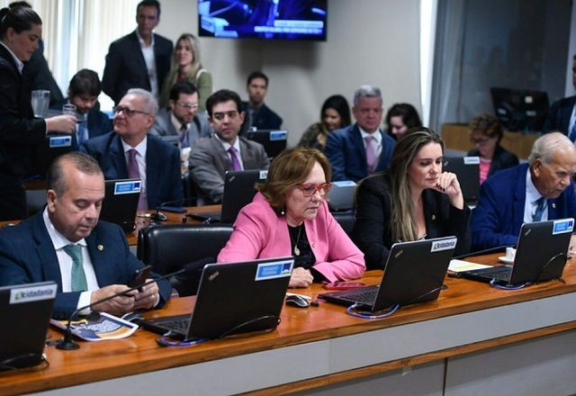 Imagem da noticia Comissão do Senado aprova prioridade no Bolsa Família para mulheres vítimas de violência doméstica