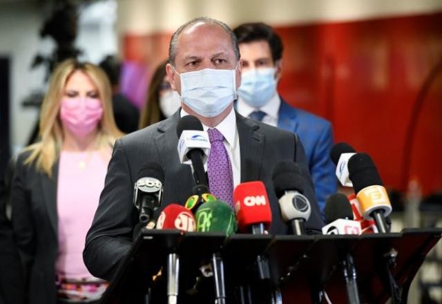 CPI da Covid suspende sessão depois de tumulto sobre compra de vacinas