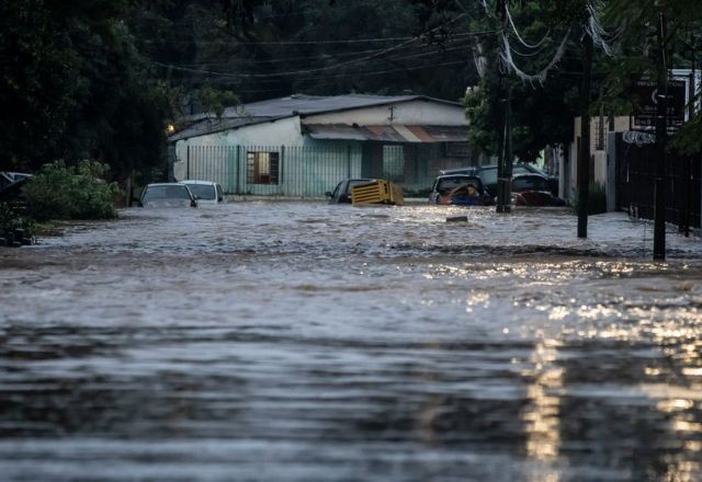 Imagem da noticia Formação de ciclone extratropical deixa sul do país em alerta