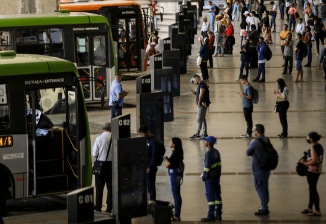 Imagem da noticia IBGE projeta que população do país vai parar de crescer em 2041 
