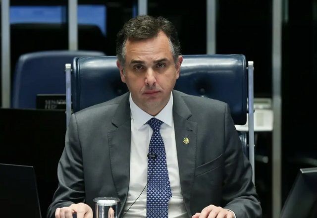 Imagem da noticia "Inteligência artificial só não é mais perigosa do que a burrice humana", diz Pacheco