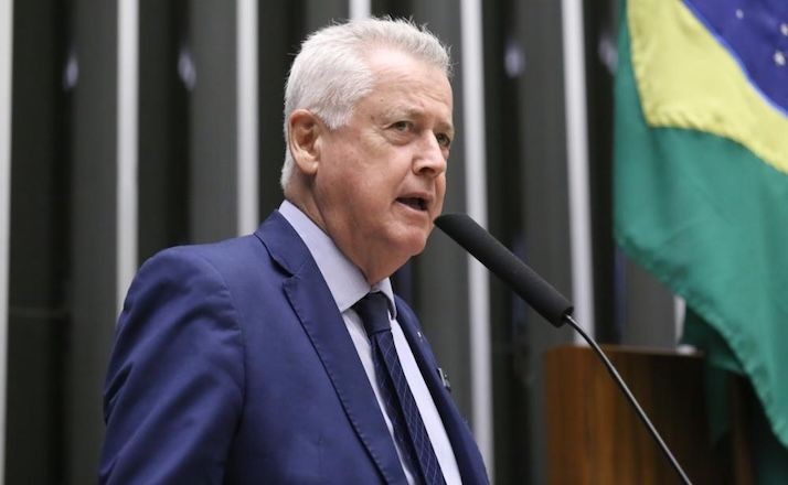 Imagem da noticia Ex-governador do DF pede que população pressione por CPI do Master