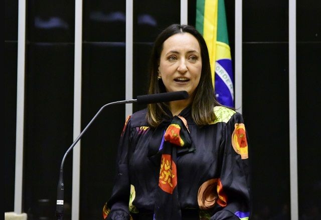 Imagem da noticia TRE-PR nega pedido do PT para barrar mudança de domicílio eleitoral de Rosangela Moro