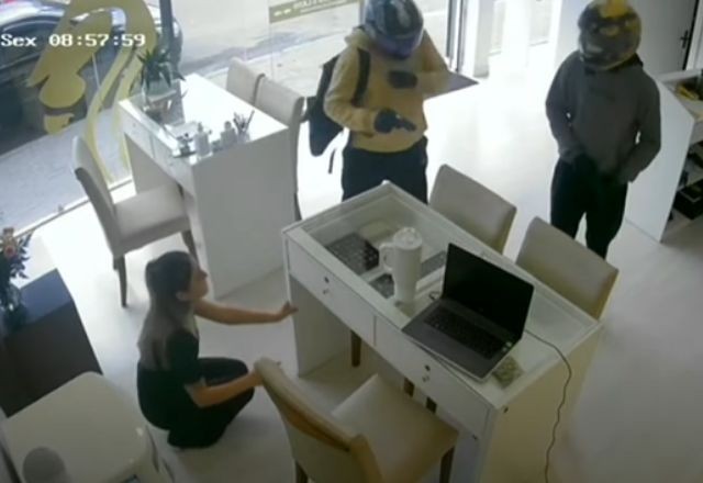 Imagem da noticia Roubo a joalheria em Parobé (RS) termina em confronto e três mortes