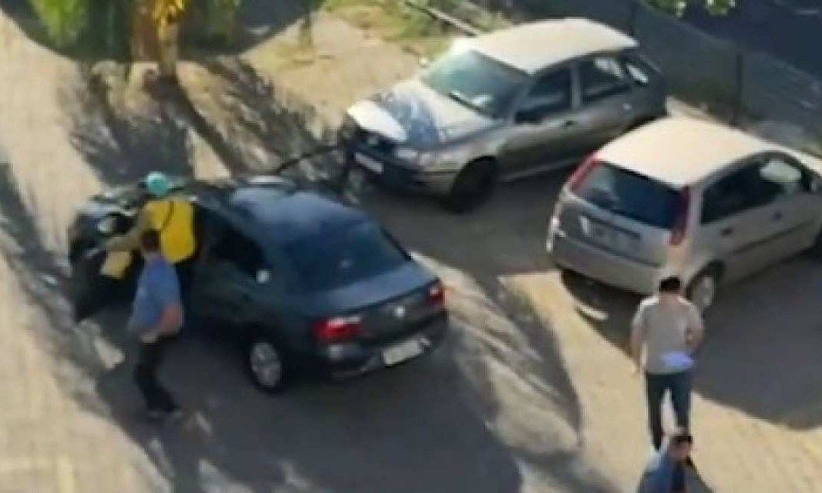 Imagem da noticia  "Saidinha de banco" termina em perseguição e troca de tiros em BH