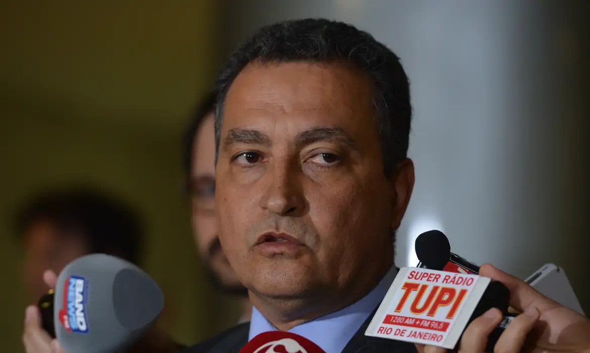 Imagem da noticia Rui Costa diz que governo procura alternativa para emendas sem cortar Bolsa Família