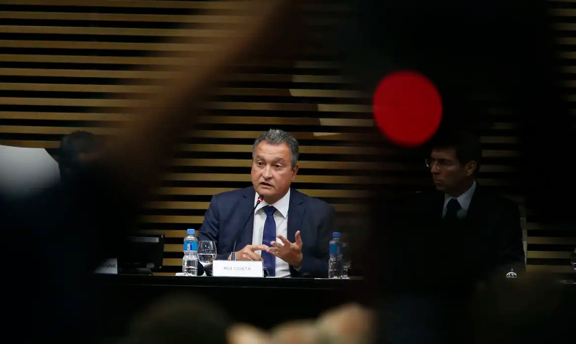 Imagem da noticia Movimento para obrigar Pacheco a pautar vetos ao Orçamento depende de Rui Costa