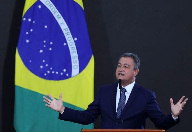 Imagem da noticia Governo promove exoneração em massa de servidores da gestão Bolsonaro