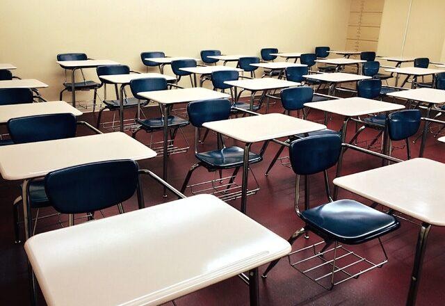 Imagem da noticia CNE defende volta às aulas presenciais mesmo sem vacinação de professores