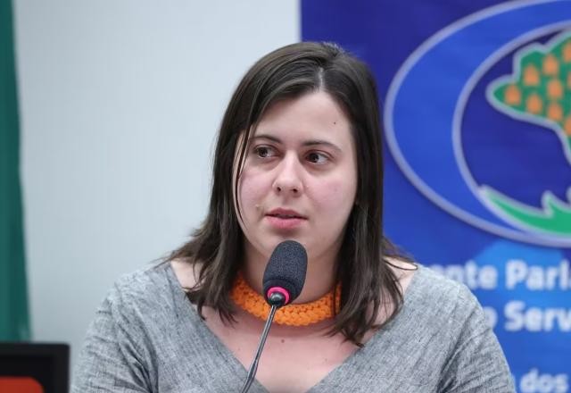 Imagem da noticia Sâmia Bomfim volta às atividades na Câmara dos Deputados após assassinato do irmão
