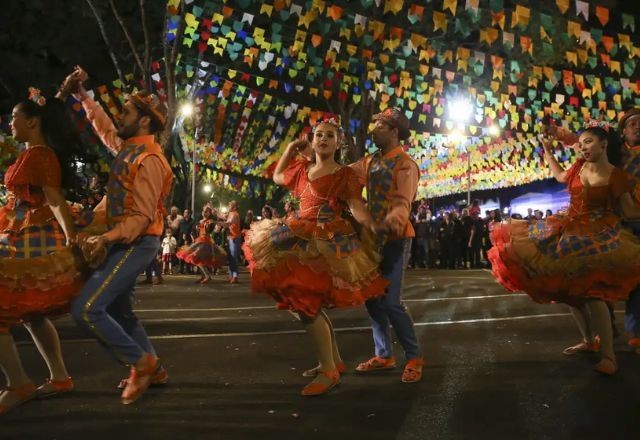 Imagem da noticia Dia de São João: com tradições, devotos celebram o santo festeiro