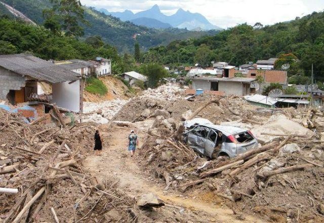Imagem da noticia Ao vivo: ministros e prefeitos falam sobre últimas ações no litoral de SP
