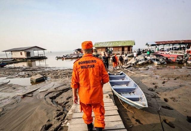 Ministros visitam áreas atingidas por seca no Amazonas; Lula sanciona texto do Desenrola