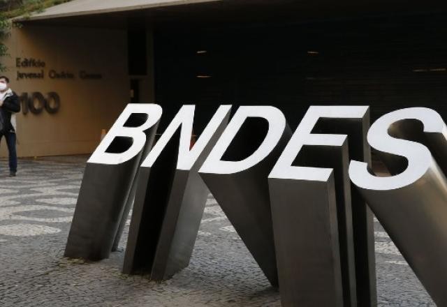 Imagem da noticia BNDES terá edital para concurso público no segundo semestre