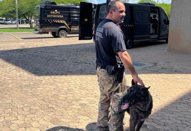 Imagem da noticia Cães, caminhão antibomba e até helicóptero são usados no CCBB