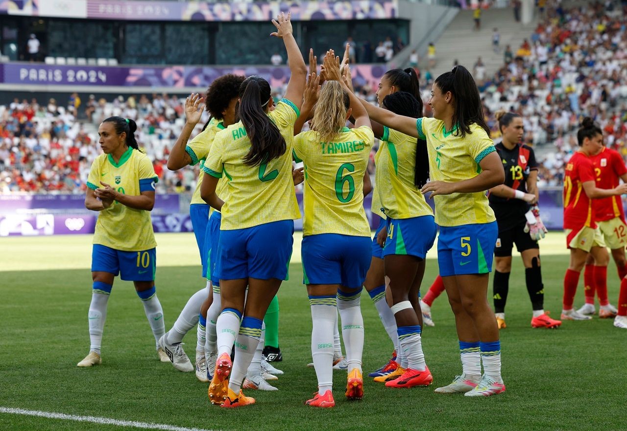 Seleção brasileira garante vaga nas quartas de final de futebol feminino na Olimpíada