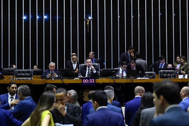 Congresso aprova regras para o Orçamento com déficit zero e R$ 48 bilhões em emendas