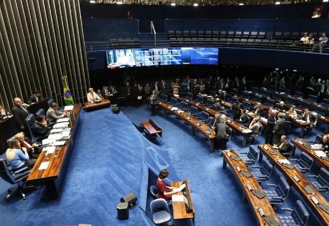 Senado aprova PEC que viabiliza pagamento do piso da enfermagem