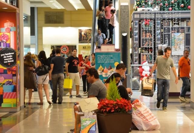 Imagem da noticia Lojistas de shopping esperam superar vendas do Natal passado