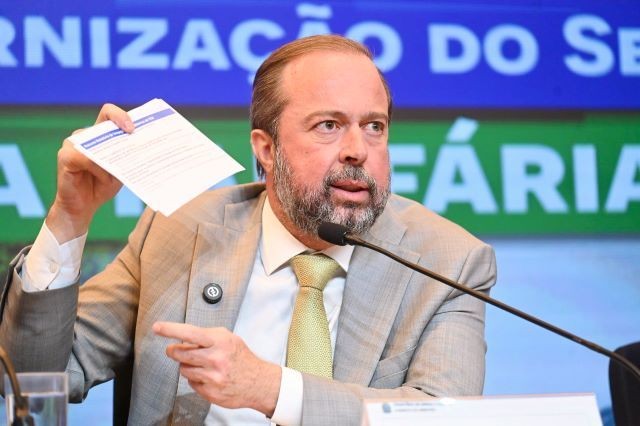 Imagem da noticia Ministro Alexandre Silveira diz que Enel não conhece a realidade nacional