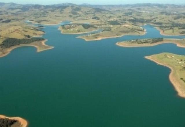 Imagem da noticia Sistema Cantareira registra queda de 65% de sua capacidade total neste domingo (7)
