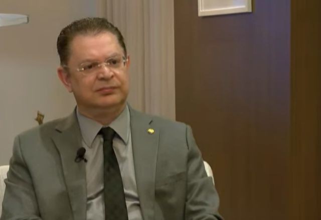 Imagem da noticia Sóstenes critica Moraes e cobra fim da censura contra Bolsonaro